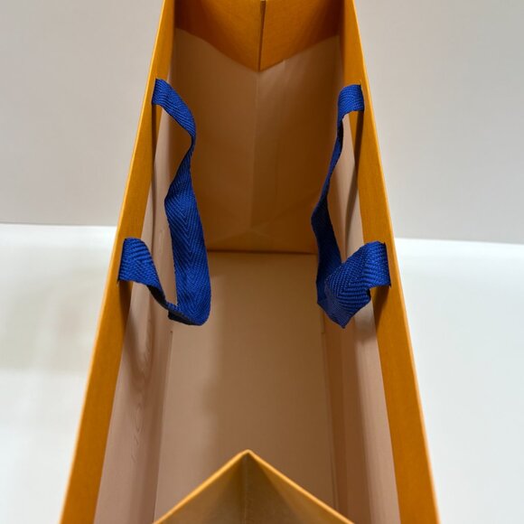 Louis Vuitton Empty Paper Shopping Bag - Med. Sized - New - Picture 5 of 6